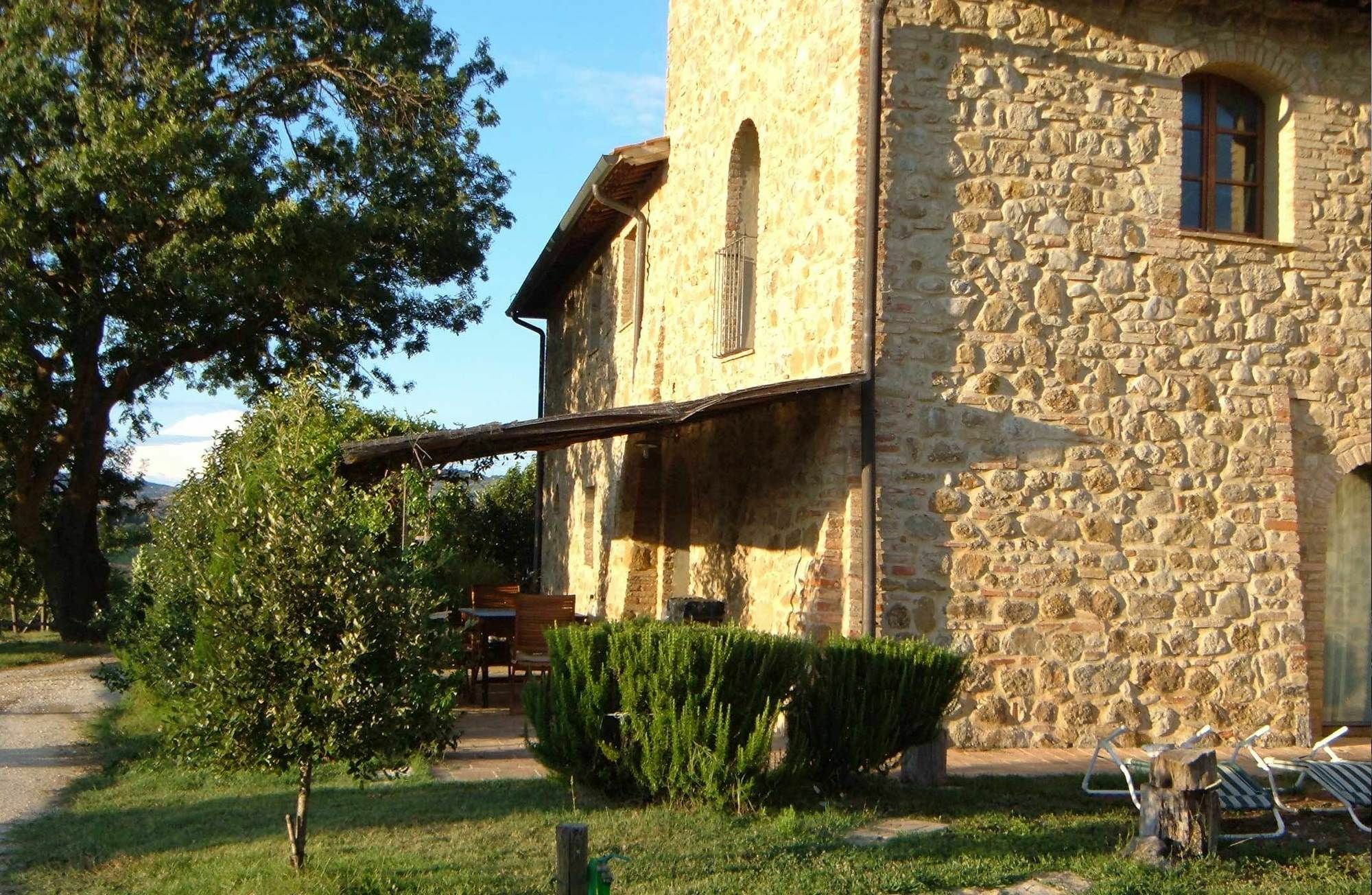 Casale Refoli Guest House Casole d'Elsa Bagian luar foto
