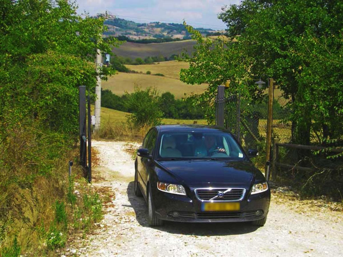 Casale Refoli Guest House Casole d'Elsa Bagian luar foto